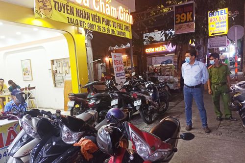 Vi phạm phòng dịch, 3 cơ sở kinh doanh ở TP.HCM bị phạt gần 50 triệu