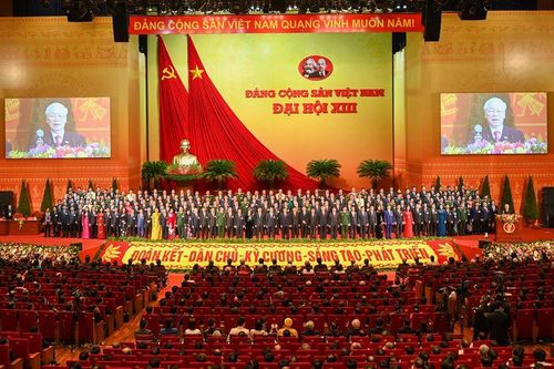 Việt Nam - Cầu thị và tự tin trong phát triển kinh tế thị trường định hướng XHCN (Bài 1)