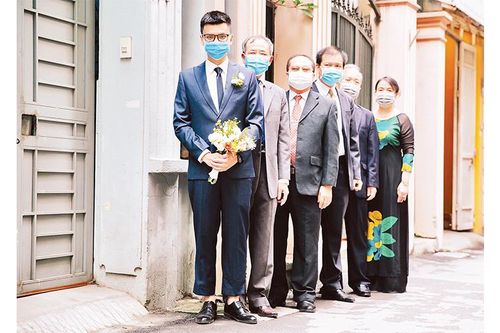 Lùi đám cưới, gọn việc tang để phòng dịch