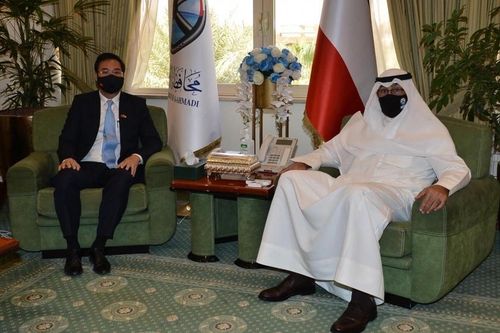 Đại sứ Ngô Toàn Thắng chào xã giao Thống đốc tỉnh Al-Ahmadi, Kuwait
