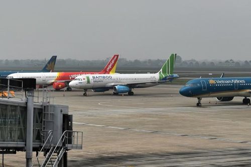 Ngành hàng không 'kiệt quệ' trước đợt bùng phát dịch Covid-19 lần thứ 4