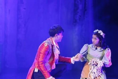 Nhà hát đóng cửa, lo mất diễn viên