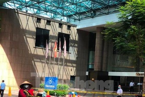 TPHCM: Đầu bếp khách sạn 5 sao nghi mắc COVID-19