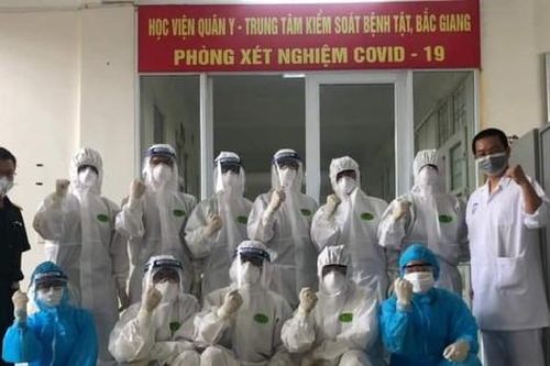 Tâm sự xúc động của sinh viên khoác áo lính tăng cường cho tâm dịch Bắc Ninh, Bắc Giang