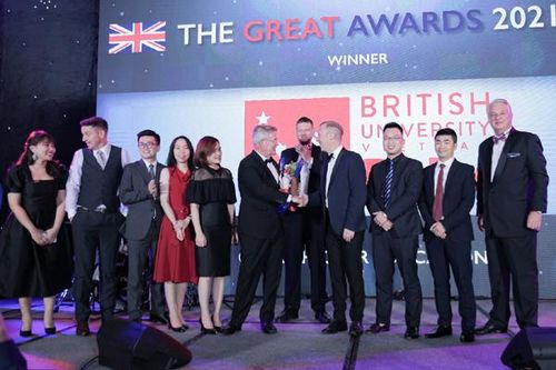 BUV nhận giải Trường đại học tiêu biểu của BritCham Vietnam
