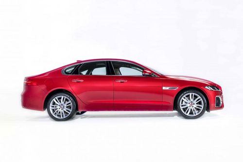 Cận cảnh sedan hạng sang Jaguar XF 2021 giá từ 3,119 tỷ đồng ở Việt Nam, cạnh tranh với Mercedes-Benz E-Class