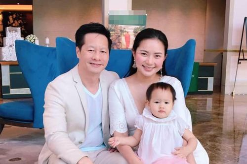 Phan Như Thảo được chồng hơn 26 tuổi cưng như bà hoàng, trao hết tài sản, đút tôm cho ăn