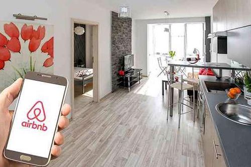 Chính quyền vào cuộc, đến lượt AirBnB, Booking.com, Luxstay vào 'tầm ngắm'