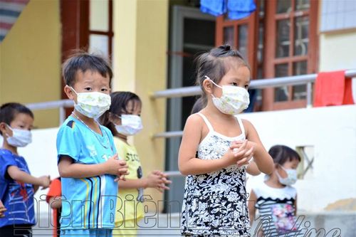 Ngoan giấc trong khu cách ly Mường Pồn
