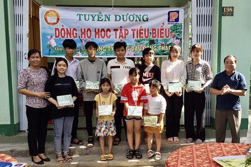 Đẩy mạnh phong trào học tập suốt đời trong gia đình, dòng họ, cộng đồng