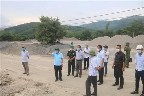 Sản lượng đá trên địa bàn tỉnh chỉ đáp ứng 40% nhu cầu xây dựng