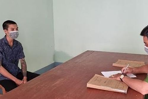 Bị đâm trọng thương vì mang dao đi gây sự với hàng xóm