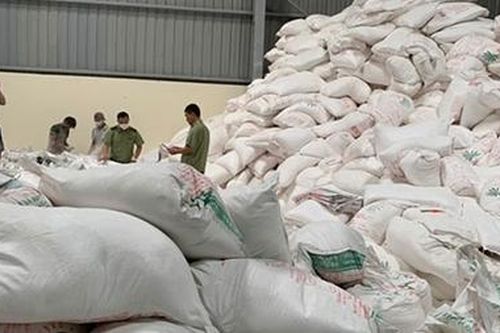 Nghi vấn giả mạo lô hàng hơn 1 nghìn bao tinh bột sắn