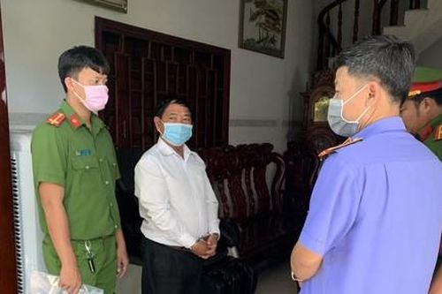 Bắt 'cò đất' câu kết với cán bộ địa chính xã nhằm chiếm đoạt hơn 30 đất