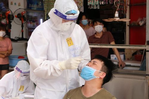 Bắc Giang phát hiện 98 người dương tính nCoV qua xét nghiệm nhanh