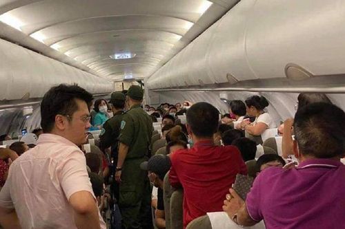 Cấm bay hai hành khách vi phạm an ninh hàng không