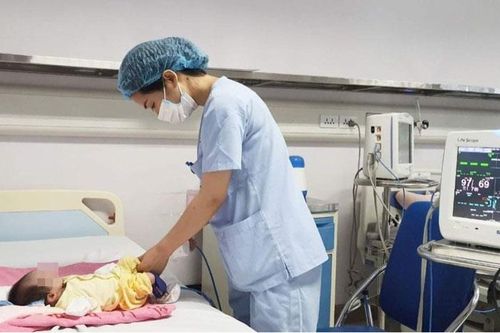 Cứu sống bé sơ sinh mắc bệnh lý tim bẩm sinh phức tạp
