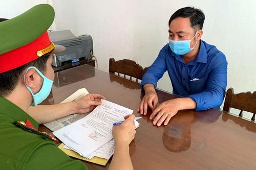 Khởi tố, bắt tạm giam nhóm đối tượng kê khống mộ giả để chiếm đoạt hơn 700 triệu đồng