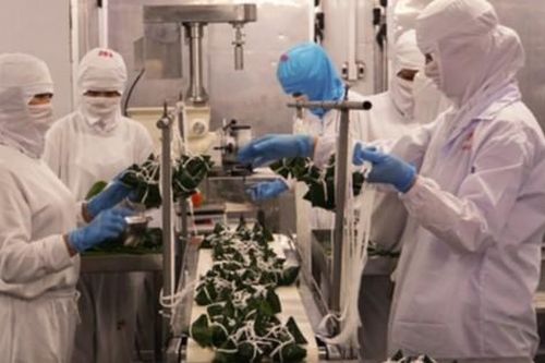 Đại gia vào cuộc sản xuất bánh ú tro