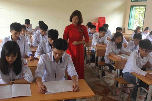 Lai Châu: Giáo viên, học sinh không ra khỏi địa bàn cho đến khi thi xong