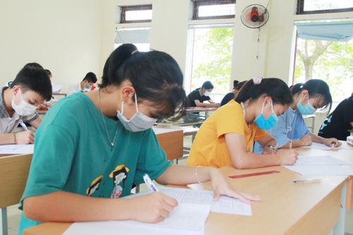 Ôn thi tốt nghiệp THPT: Đừng học Lịch sử một cách 'cô đơn'