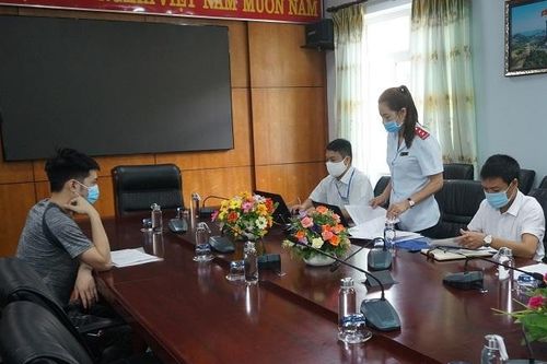 Vi phạm quy định phòng chống dịch, để khách truy cập web đồi trụy, chủ quán internet bị xử phạt