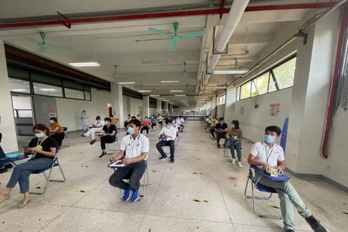 Bộ Y tế yêu cầu xét nghiệm COVID-19 ngẫu nhiên cho 20% công nhân