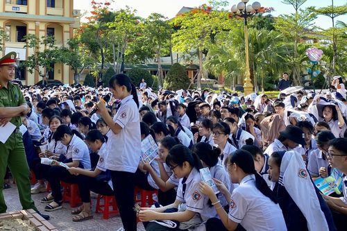 Bộ GD&ĐT giải thích văn bản 'phối hợp thí điểm thử ma túy cho học sinh'
