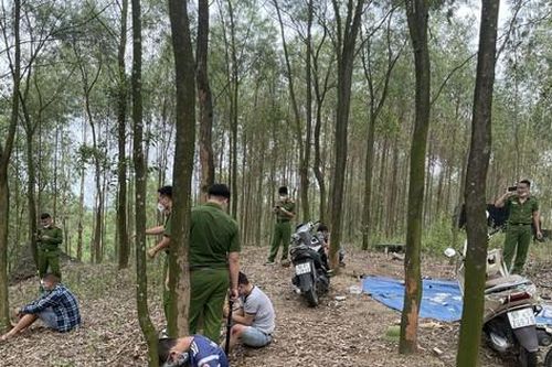 Giữa tâm dịch của Bắc Giang, nhiều con bạc vẫn say sưa sát phạt