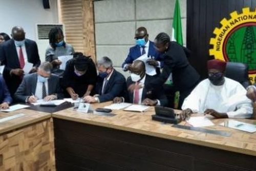 Shell, Exxon Mobil, Total và Eni ký PSC nước sâu trị giá 10 tỷ USD với Nigeria