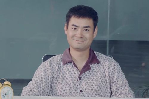 Cười rung rốn: Tuyệt chiêu đi làm đúng giờ của anh chàng…ham ngủ