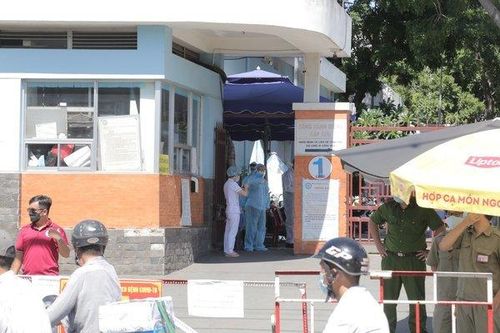 Liên quan 3 ca nghi nhiễm Hội thánh truyền giáo, BV quận Tân Phú ngừng tiếp nhận bệnh nhân