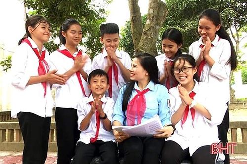 Nữ tổng phụ trách Đội ở Hà Tĩnh đạt giải thưởng 'Cánh én hồng'