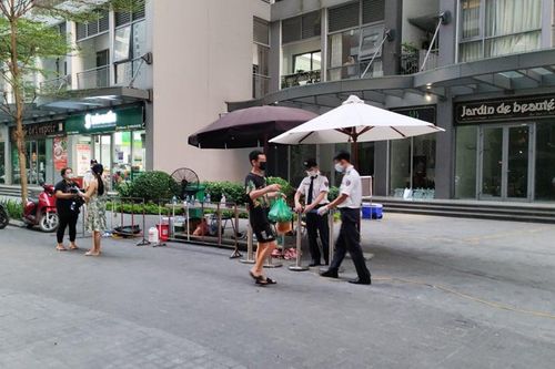 Gỡ phong tỏa tòa Park 11 tại khu chung cư Park Hill-Times City