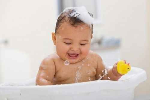 Bí quyết chăm sóc trẻ trong mùa hè