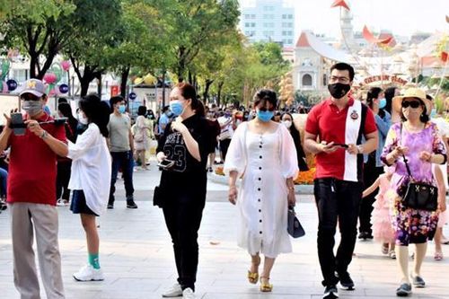 Tp.HCM tạm dừng phố đi bộ, không tụ tập trên 10 người nơi công cộng