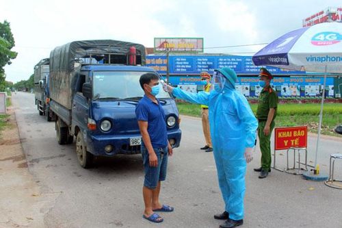 Phú Bình duy trì 39 chốt kiểm soát dịch COVID-19