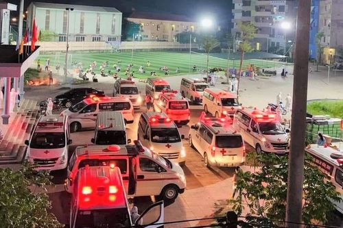 Bệnh viện dã chiến số 2 Bắc Giang đón 500 bệnh nhân COVID-19 trong đêm