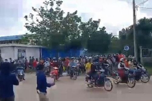 Cả nghìn công nhân Campuchia tháo chạy vì COVID-19?