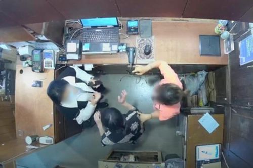Vợ tát người bán hàng, đại sứ Bỉ tại Hàn Quốc bị triệu hồi về nước