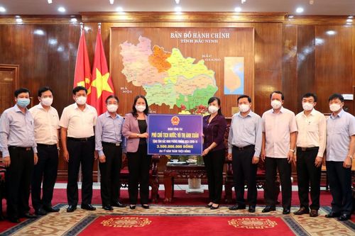 Phó Chủ tịch nước Võ Thị Ánh Xuân kiểm tra, động viên Bắc Ninh chống COVID-19