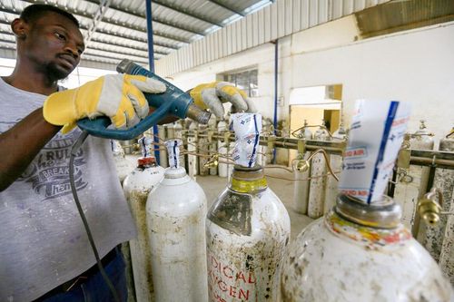Nhiều quốc gia thiếu ôxy y tế: Cần một chiến lược lâu dài, toàn diện