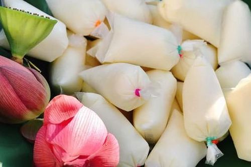 Bồi hồi thức quà làm mát lạnh cả ngày hè, ăn 1 miếng cả bầu trời tuổi thơ ùa vê