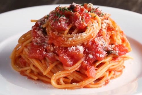 Tự làm món mì spaghetti sốt cà chua kiểu Nhật