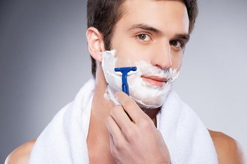 Nam giới cần nhớ điều gì khi cạo râu?