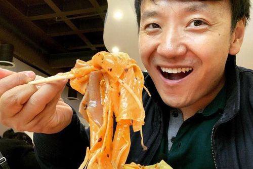 Người đàn ông Hàn ngồi tù vì bịa review về quán xá
