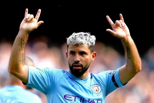 Aguero chờ quyết định của Messi để đến Barca