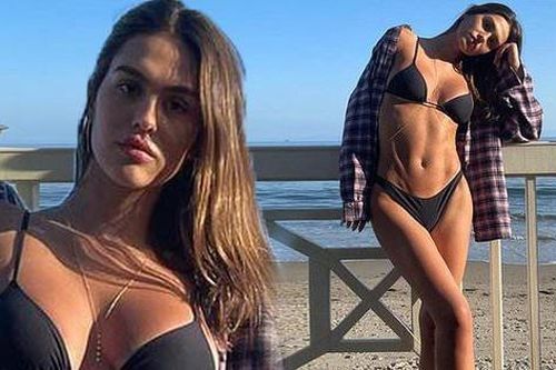 Amelia Hamlin tung ảnh nóng 'bỏng rẫy' với bikini 'đốt mắt' fan
