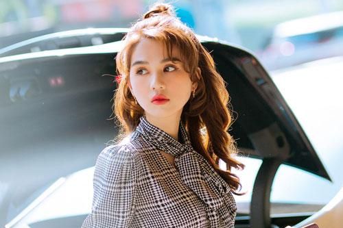 CLIP: Sau khi bị trộm 'cuỗm' tiền tỷ, 9 sao Việt này bất ngờ lộ cơ ngơi 'cực khủng'