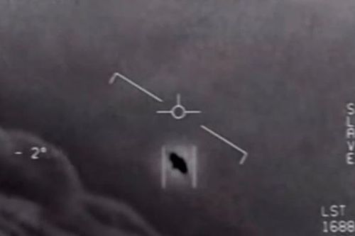 Người phụ nữ phát hiện vật thể bay lúc 1h sáng, khẳng định giống UFO bị rò rỉ từ Lầu Năm Góc